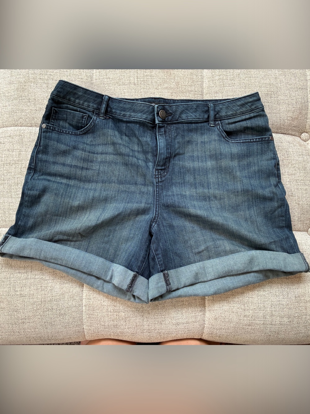 Vera Wang Dark Blue Rolled Cuff Denim Shorts